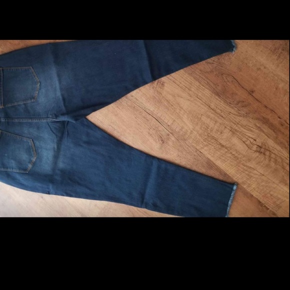 NWT Plus Size Skinny Ankle Jeans, Sizes 16-22 - Picture 5 of 13